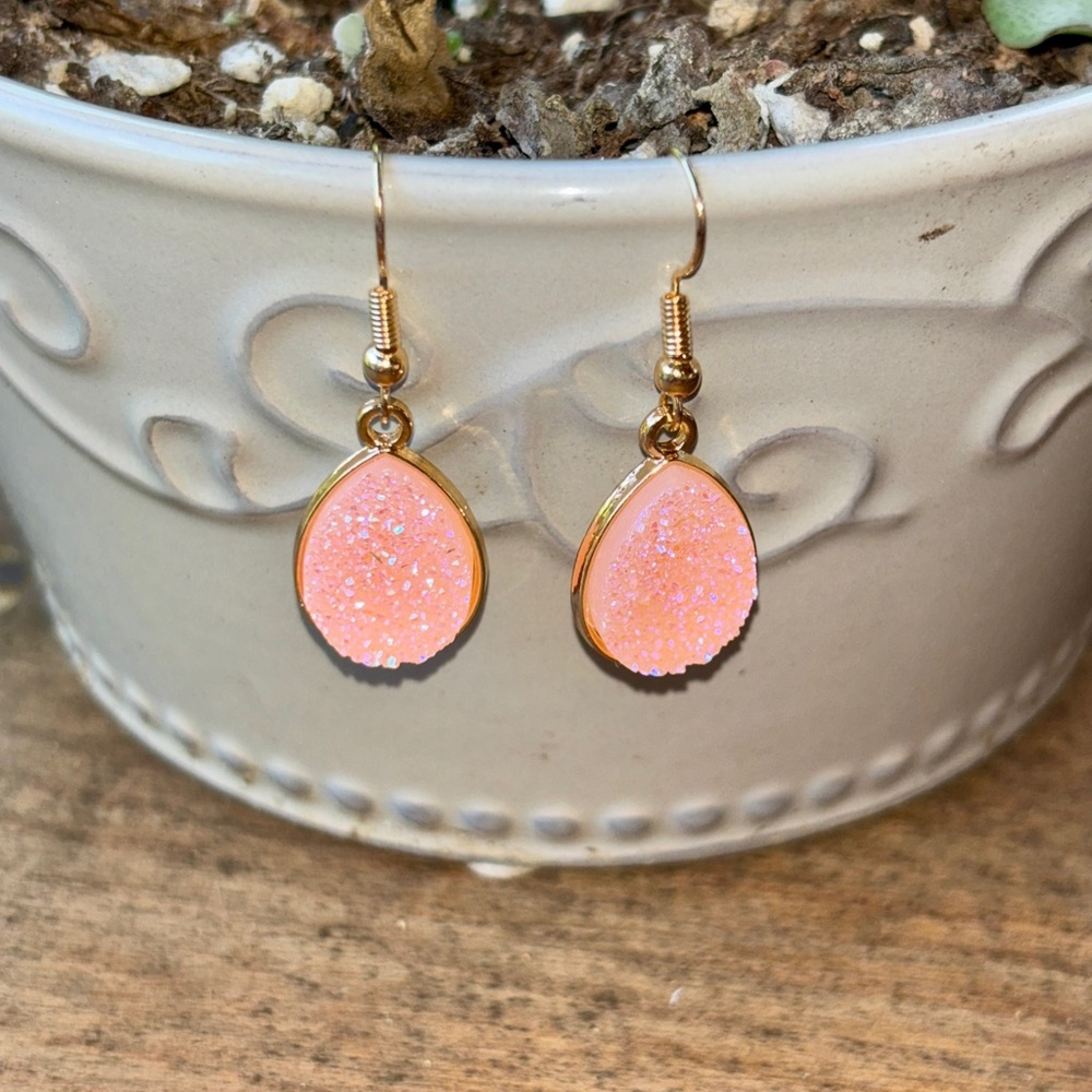 Elegant Pink Teardrop Earrings Druzy